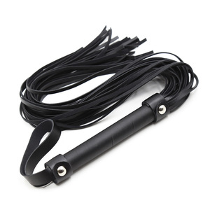 Nuevo látigo de cuero negro con doble adorno de tachuelas y flecos finos, accesorio de escenario, látigo de juguete para espectáculos, látigo erótico para bondage SM - Product Image 1