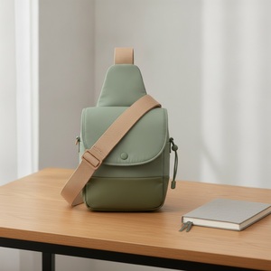 Sac bandoulière unisexe en nylon avec rabat zippé, une large sangle, poche arrière discrète de 9 cm de profondeur, faible MOQ, vente en gros, fabriqué à Taïwan - Product Image 3