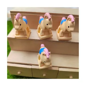 100pcs Cute Resin Little Rocking Horse Figurines Miniatures Fairy Garden Gnome Moss Gift Resin Crafts Home Decoration Gnome