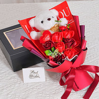 Coffret Cadeau Ours en Peluche avec Bouquet de Roses Éternelles et Savon – Idéal pour la Saint-Valentin, les Remises de Diplômes, et Souvenir de Mariage