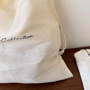 Pochette en coton mousseline biologique réutilisable de qualité supérieure, certifiée GOTS, biodégradable, avec impression de logo personnalisé - Product Image 5