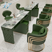 Ensemble de meubles de salon de manucure professionnel de luxe rose, table de manucure et chaise pour techniciennes