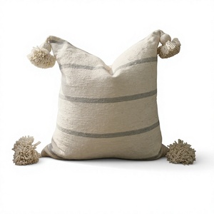 หมอนปอมปอมผ้าฝ้ายโมร็อกโกทำมือคุณภาพสูง - Product Image 1