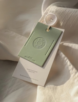 Etiquetas de ropa con logotipo de marca privada personalizada Etiquetas colgantes oscilantes con código de barras para tamaño de ropa Material de papel Etiquetas de precio de venta