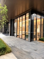 Puertas de Vidrio Plegables de Lujo Modernas con Certificación GCC, Anticorrosivas, Herrajes de Acero Inoxidable 316 para Apartamentos, Residencias Costeras y Villas