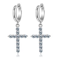 Collier, bague et boucles d'oreilles en argent sterling 925 avec pendentif croix de Jésus en moissanite couleur D – Le cadeau idéal pour femme – Bijoux fins de fiançailles