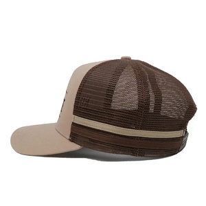 Gorra de béisbol deportiva de sarga de algodón con 5 paneles estructurados, visera precurvada, bordado plano y logotipo OEM personalizado, tipo trucker de malla - Product Image 5