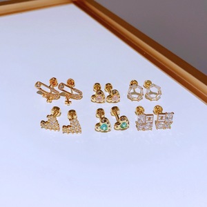 Orecchini a perno a cuore in zircone ultra-lucido e raffinato, in acciaio inossidabile con chiusura a vite, gioielli per piercing che non necessitano di essere rimossi per dormire - Product Image 2