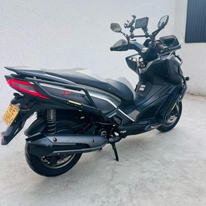 KYMCO Xciting 250 <span class=keywords><strong>Maxi</strong></span> Scooter, Motore Monocilindrico Raffreddato a Liquido da 250cc, ABS e TCS, Ideale per il Pendolarismo Urbano - Product Image 5