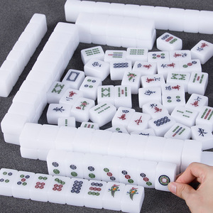Fichas de Mahjong de Acrílico Cristalino Blanco Suet Jade de la Película Kung Fu Mahjong, Juego de Mahjong de Lujo con Acabado Artesanal - Product Image 1