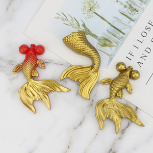 Lucky Koi Fish Cake Toppers Gold Red Plastic Reusable Birthday Decorations Oval Shape Luxury Style - Product Image 3