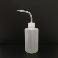 Bouteille de lavage multi-capacités en PE, transparente, graduée, à embout courbé, pour rinçage d'échantillons, consommables de laboratoire clinique et chimique