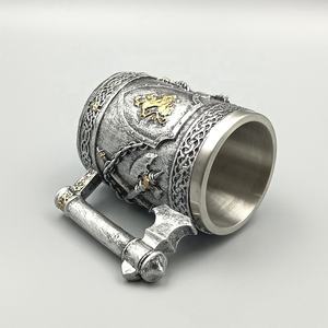 Jarra Decorativa Coleccionable con Diseño de Águila Bicéfala, Estilo Medieval - Product Image 4