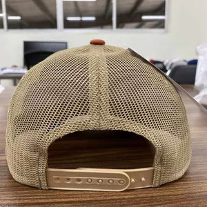 Écusson personnalisé OEM de haute qualité 6 panneaux Écusson de broderie à bord pré-incurvé Logo Maille vierge SnapBack Ri Style 112 Casquette de chapeaux de camionneur - Product Image 2