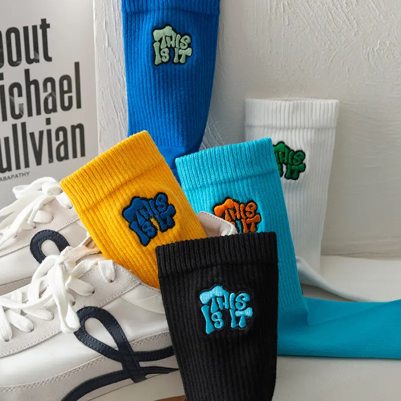 Custom Terry Men's Socks Mid-Tube Combed Cotton Letter Embroidery Anti-Pilling Street Fashion Logo Men's Socks
