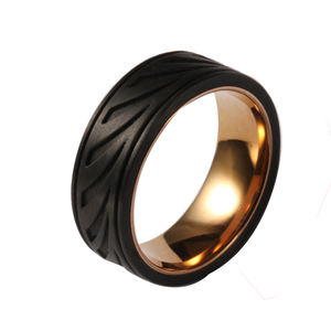 Tizti Bijoux Hommes Bande De Mariage Personnalisé Hommes En Gros En Acier Inoxydable Tungstène Pneu Noir Anneaux En Fiber De Carbone - Product Image 6