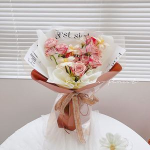 20 pièces/lot Papier d'emballage pour bouquet en papier kraft imperméable imprimé avec des lettres d'amour de couleur unie, pour les fournitures de fleuristes - Product Image 6