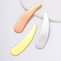 304 acier inoxydable Logo personnalisé lune forme métal cosmétique cuillère spatule petite crème pour les yeux rouleau applicateur visage maquillage cuillère
