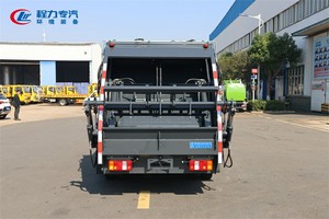 Camión Compactador de Basura con Placa Hidráulica de Empuje de 6CBM, Alta Relación de Compresión - Product Image 6