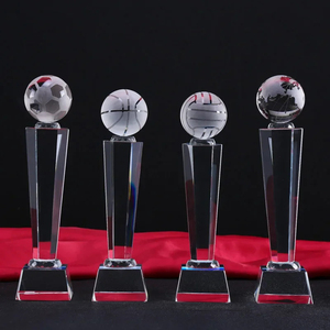Nouveauté : Trophée de football en verre personnalisé, design sur mesure, récompense personnelle - Product Image 1