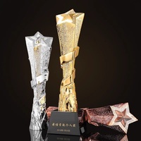 Trophées et récompenses en résine gravés au laser de style pyramidal, écologiques, en gros, à prix abordable, et plaques vierges personnalisables