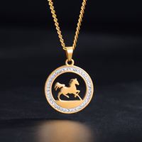 Collier pendentif cheval galopant Myshape en acier inoxydable avec strass, chaîne ras-du-cou, bijoux de Noël pour les amoureux des chevaux