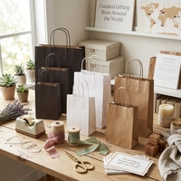 Sacs shopping en papier kraft sur mesure, noir et blanc avec emblème, poignée beige, papier kraft écologique durable pour emballage, sac en papier kraft