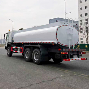 Camion-citerne Howo, capacité de 15001 à 30000 L d'eau, 8x4, diesel, transmission manuelle, neuf - Product Image 5