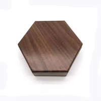 Dés en noyer populaires, étui magnétique durable, jeux de rôle, boîte à dés en bois naturel, accessoire DND