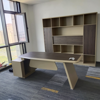 Meubles de bureau au design moderne, bureau administratif en bois, bureau du patron, bureau du directeur