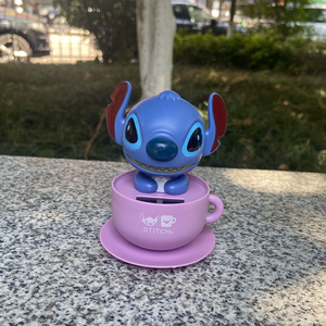 Personnalisé mignon solaire ours Bobblehead tableau de bord décor résine hochant la tête de poupée pour voiture belle ornement cadeau décoration pour tasse à café Auto - Product Image 4