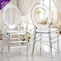 Chaises modernes empilables en acrylique transparent pour banquets et événements extérieurs – Chaise élégante à dossier creux en cristal transparent pour mariages