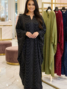 เดรสยาวประดับเพชรแบบใหม่ คอวี แขนทรงแบทบอล ดีไซน์หรูหรา ไซส์พลัส - Product Image 1