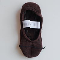 Chaussettes de Pilates antidérapantes en coton premium marron foncé avec nœud, design personnalisé, pour le sport et les activités dynamiques