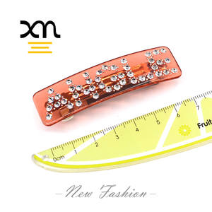 Chine usine personnalisée claire acrylique couleur bonbon barrettes avec strass mots antidérapant rose cristal barrettes de cheveux clip lettre - Product Image 3
