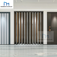 Présentoir de porte multifonctionnel pour échantillons de carreaux de céramique et de parquets, avec portes coulissantes et support vertical