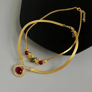 Fashionable Retro Necklace For Women With Noble And Elegant Glass Rhinestone Necklace