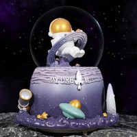 Boule à neige magnifiquement rotative en résine personnalisée avec lumières LED et musique, cadeaux souvenirs pour filles, décoration intérieure, veilleuses de chambre