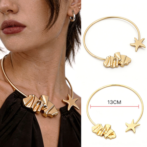 กำไลข้อมือลายดาวทองและใบไม้ พร้อมห่วงคล้องคอและหัวเข็มขัดเคลือบโลหะ - Product Image 3