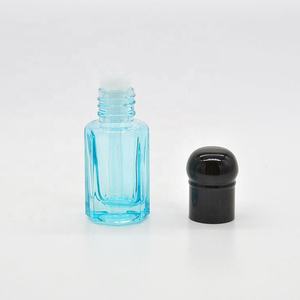 Flacon à bille en <span class=keywords><strong>verre</strong></span> rechargeable personnalisé, coloré, bon marché, de fabrication en usine, Fujian FR545, vide, en gros, 1,5 ml, 5 ml, 10 ml, avec bouchon à vis pour huile - Product Image 4