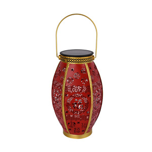 Lanterne solaire en fer forgé, imperméable, pour l'extérieur, décoration suspendue pour le Festival du Printemps, pour portail de jardin - Product Image 4