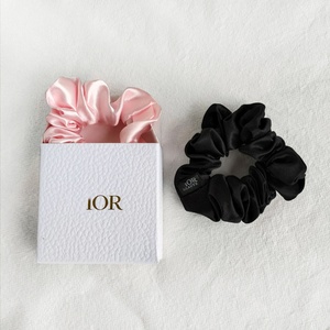 Paquete de Regalo de Boda de Alta Gama, Anillo para el Cabello Elegante de Satén de Seda Rosa, Banda Elástica para el Cabello, Banda para Cola de Caballo - Product Image 3