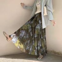 Robe trapèze à imprimé floral taille haute longueur cheville, ajoute une touche de charme vintage et de féminité. Le satin Georgette respirant vous garde au frais