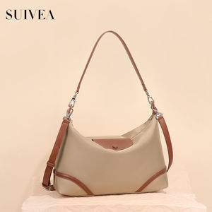 Sac fourre-tout en nylon élégant et polyvalent de grande capacité, sac à main décontracté pour femme, sac à bandoulière minimaliste et durable - Product Image 2