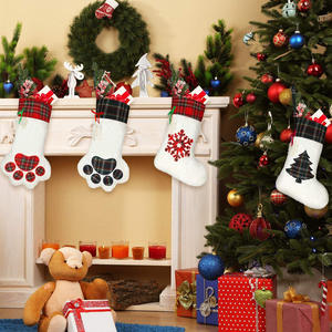 2025 haute qualité rouge blanc Plaid chien animal de compagnie <span class=keywords><strong>bas</strong></span> de noël nouveau Style en peluche Sublimation patte broderie décoration - Product Image 4