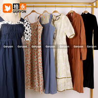 Geryon Vintage Gaya Busana Bekas Wanita Gaun Chiffon 45-100kg Pakaian Bekas Bale Bersih 90-98% Baru Warna Campuran Ekspor