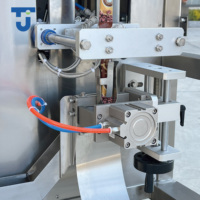 Machine d'emballage verticale automatique pneumatique VFFS multifonctionnelle pour sachets de poudre alimentaire et de café, avec film d'emballage et remplissage de sacs