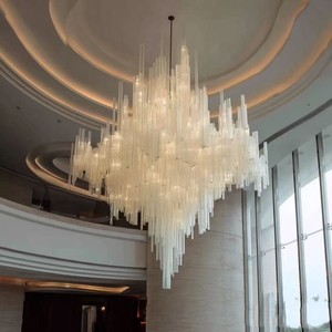 Luminaires suspendus personnalisés pour hôtel, décoration de mariage, villa, grand lustre en verre acrylique LED sur mesure, style nordique. - Product Image 2