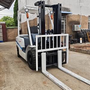 Montacargas Diésel Usado Original TCM FD30 Toneladas, Alta Eficiencia, Desplazador Lateral Hidráulico, Mástil de Dos Etapas para Construcción - Product Image 6