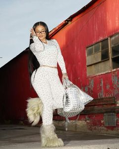 Set Personalizzato da Donna 2 Pezzi: Felpa con Cappuccio e Pantaloni a Zampa, Giacca con Zip, Pantaloni Aderenti da Fitness, Leggings da Jogging, Completi da Yoga - Product Image 2